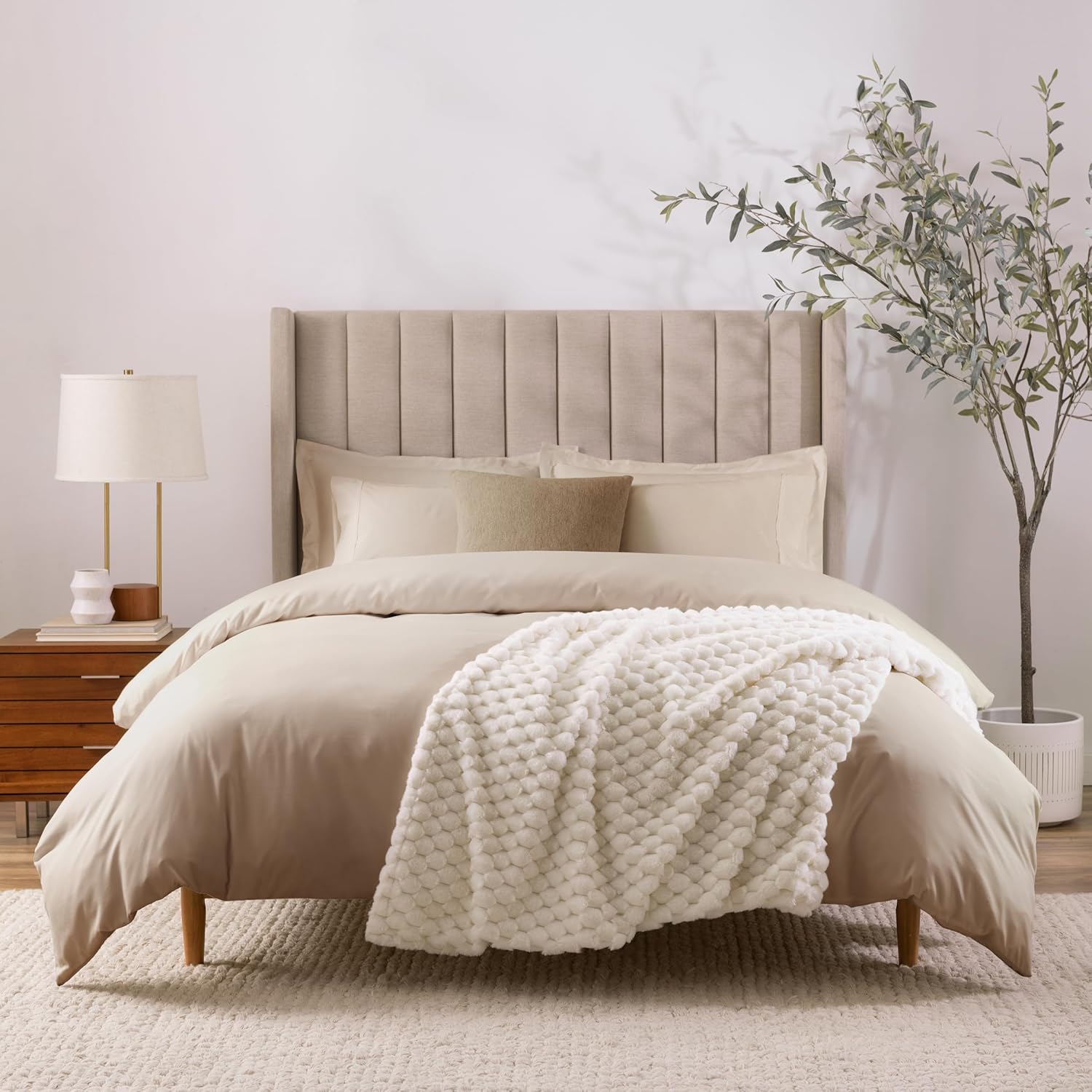 Aston & Arden Faux Fur Blanket Set of 3 50x70 Cottontail Ivory i##e##s: Ultra Soft ^^ Luxury ^^ Plush ^^ Fluffy ^^ Real Furry Texture ^^ Rabbit Tail ^^ Decorative ^^ Giftable Box ^^ Throw ^^ Bed :i##e##s - Image 6