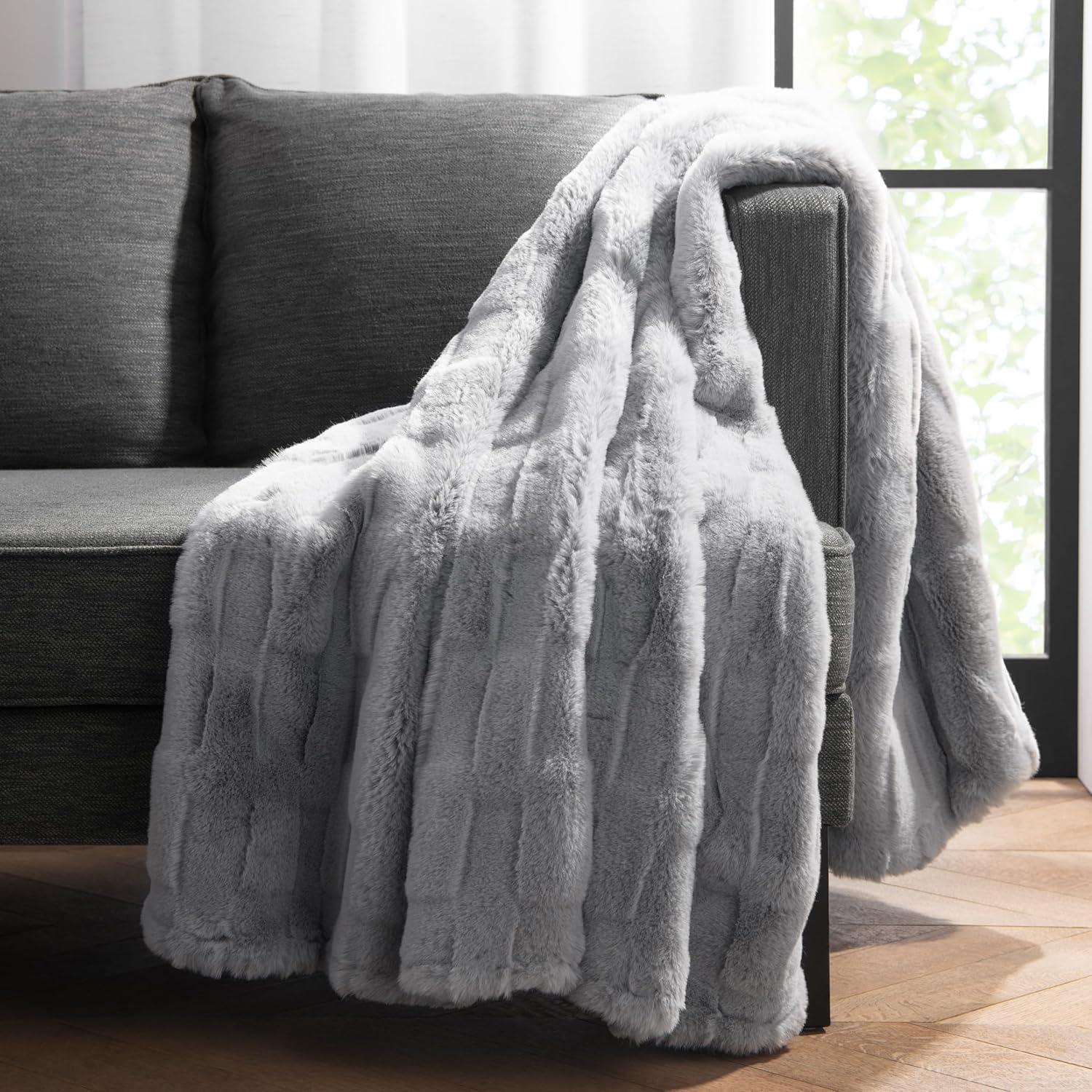Aston & Arden Faux Fur Blanket Set of 3 50x70 Cottontail Ivory i##e##s: Ultra Soft ^^ Luxury ^^ Plush ^^ Fluffy ^^ Real Furry Texture ^^ Rabbit Tail ^^ Decorative ^^ Giftable Box ^^ Throw ^^ Bed :i##e##s - Image 13