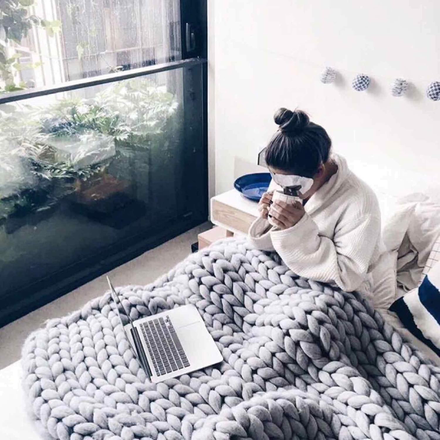 Chunky Knit Blanket,Warm and Comfortable Handwoven Throw Blankets,Giant Chenille Yarn Decorate Pet Bed Chair Cushion Carpet for Bedroom Home Decor - Image 2