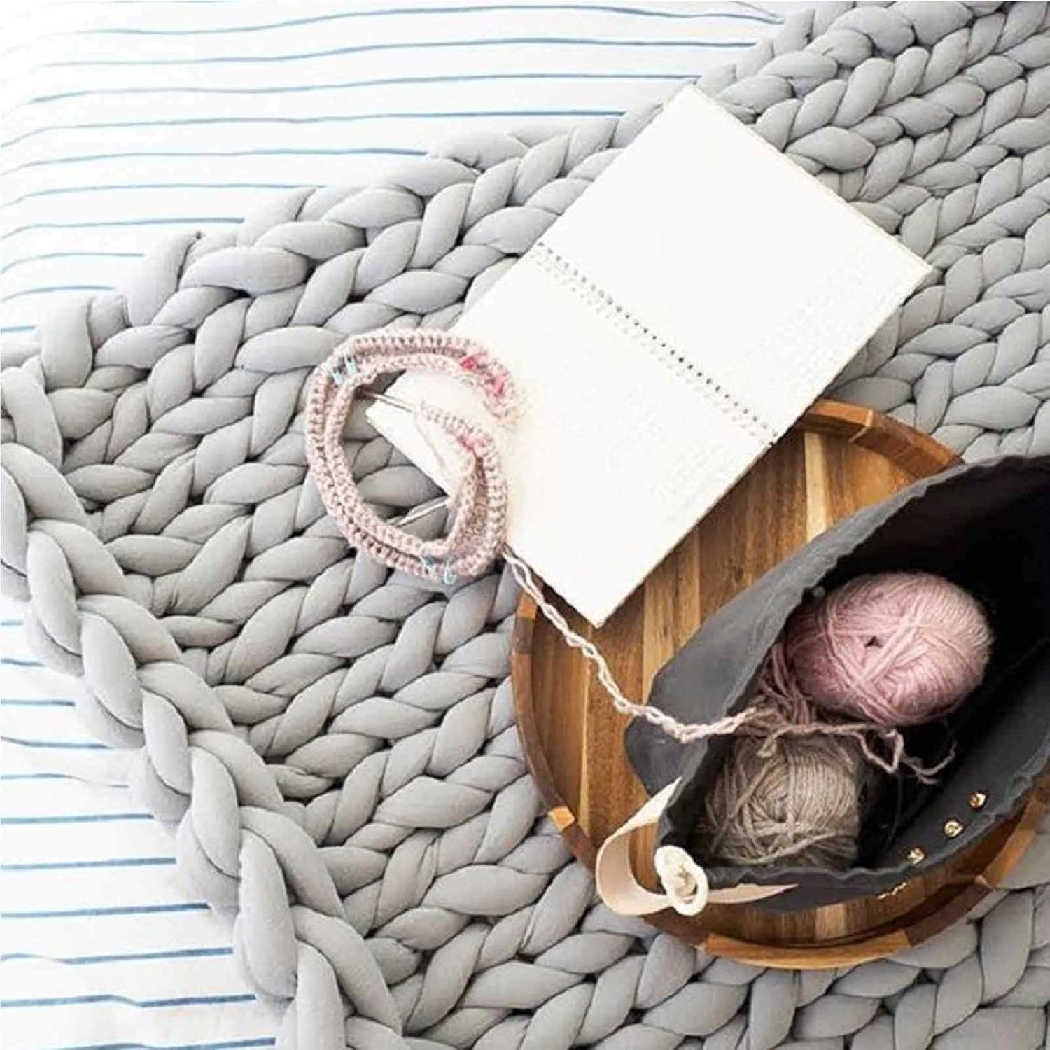 Chunky Knit Throw Blanket Inverse Growth Handmade Knitted Chenille Blankets Warm Soft Cozy Breathable for Sofa Couch Bed Home Decor Giant Yarn - Image 3