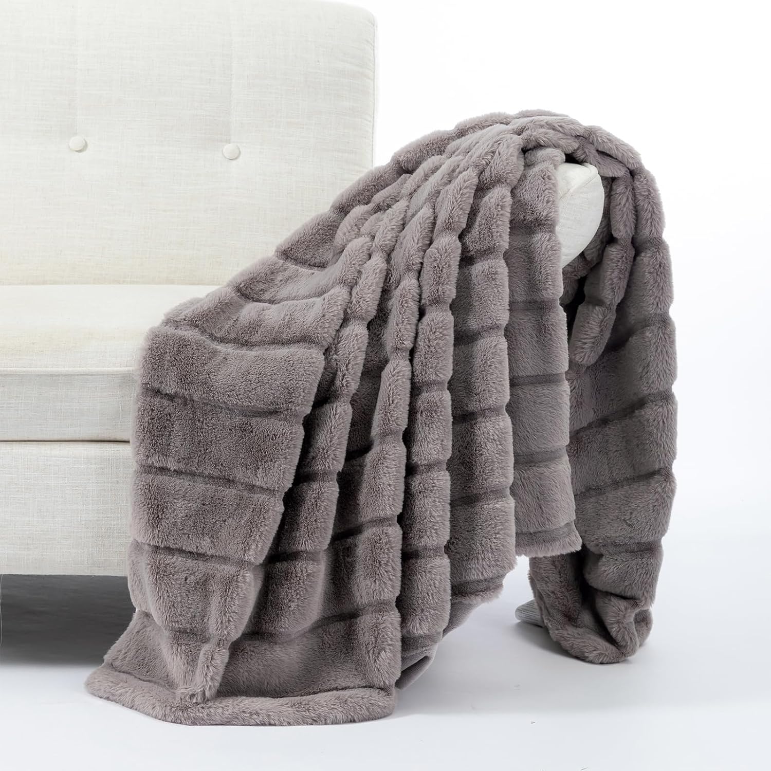 Cozy Bliss Faux Fur Throw Blanket 60 * 80 Inches and Cooling Comforter Queen Size 90 * 90 Inches - Image 4