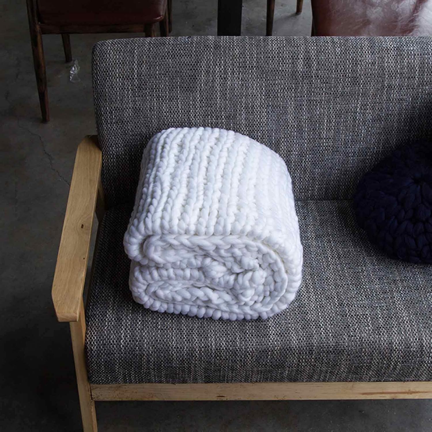 Daoyuan Blanket-Chunky Knitted Throw Blanket,Good Wrinkle Resistance and Shape Retention,Hand-Woven,Beautiful Home Decoration Modern Bedding,Used for Sofa Blanket\/pet Bed\/Yoga Mat\/Gift - Image 4