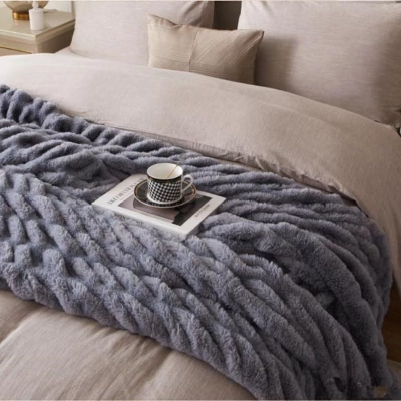 EWUROI Relax Plush on The Sofa Fleece Blanket for a Nap Blanket Throw(150 * 200cm) - Image 5