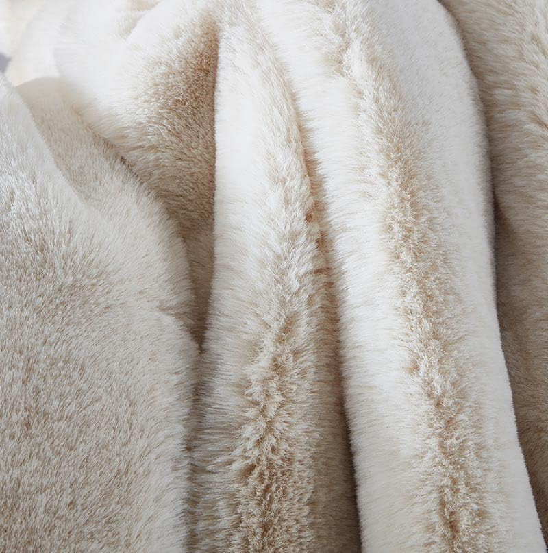 Luxury Chinchilla Faux Fur Throw Blanket (50" x 60") - Image 4