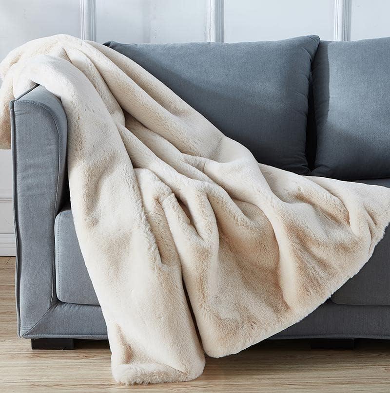 Luxury Chinchilla Faux Fur Throw Blanket (50" x 60")
