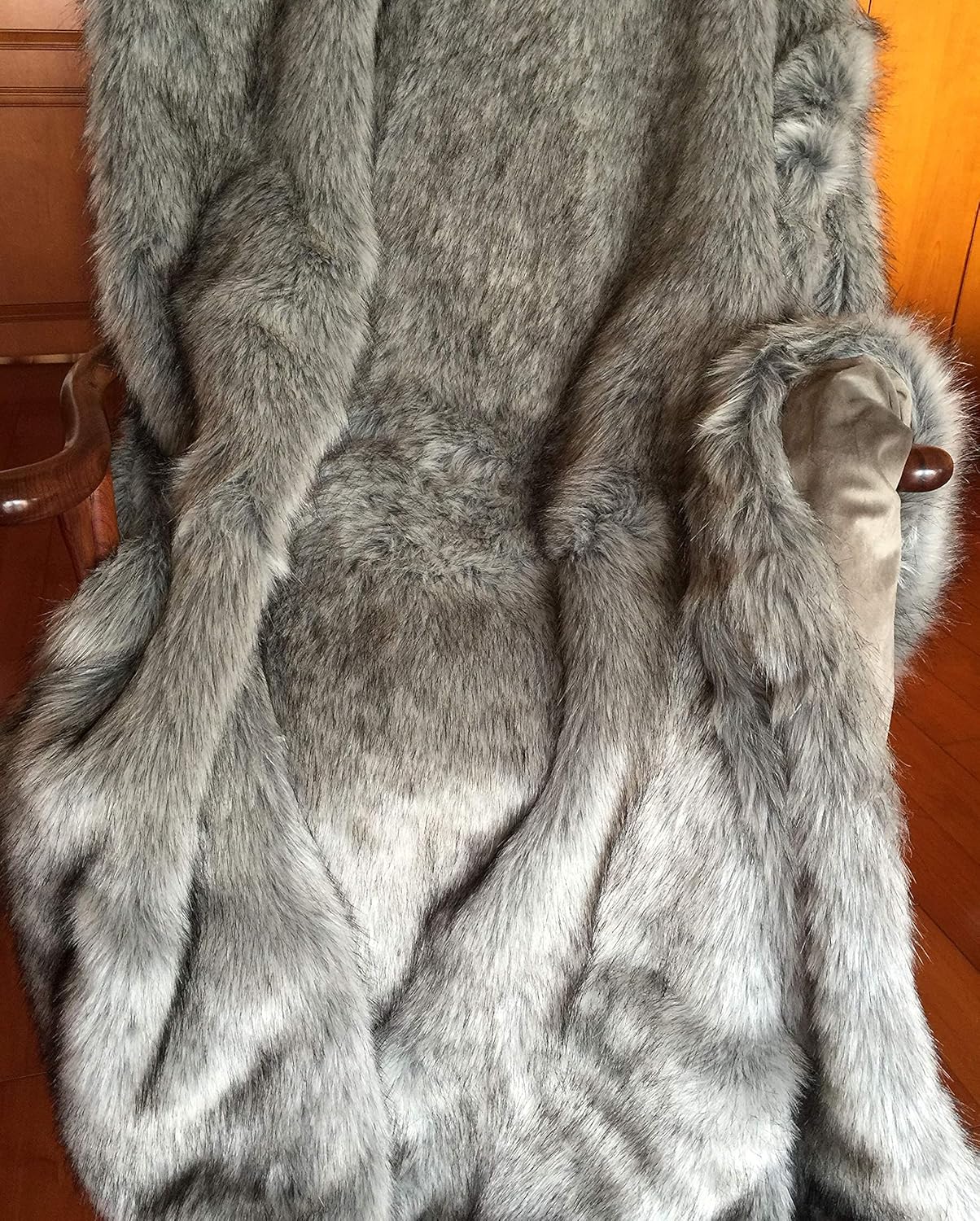 Luxury Fake Fox Fur Throw Blanket Fox Faux Fur Throw Blanket Gray 79"x90" Queen Size Fake Fur Blanket - Image 5