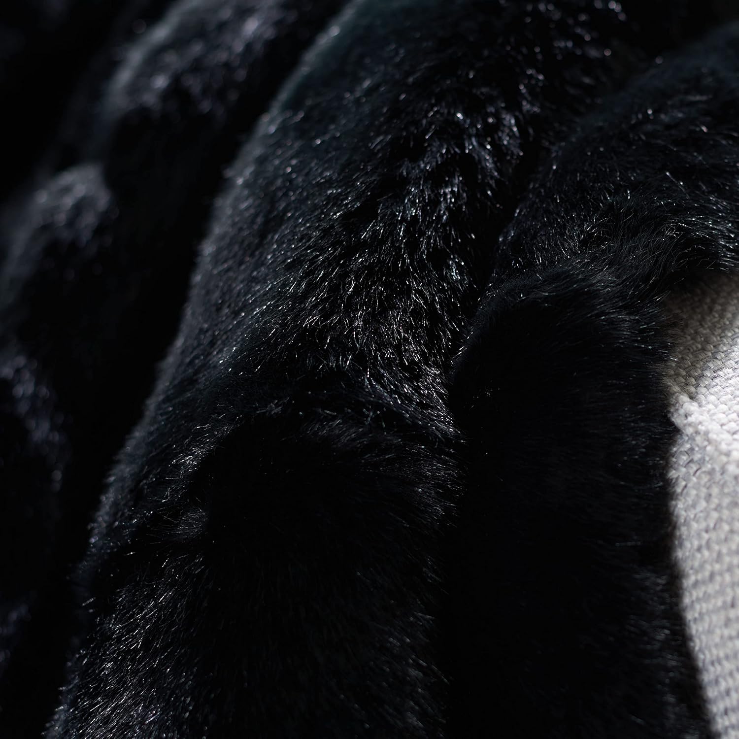 SAFAVIEH Faux Black Mink Throw Blanket, 60"x72" - Image 3